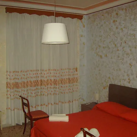 Casa Gioeni בית הארחה *